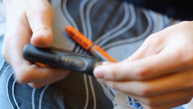 Инсулиновая помпа. Как заправить и установить на теле