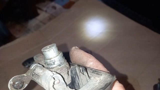 как поменять ручку двери, лада гранта ,калина замена личинки двери.