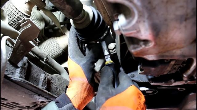 Попытка замены внутреннего шруса на Volkswagen Passat B6 Фольксваген Пассат Б6 2,0 2007 год 2часть
