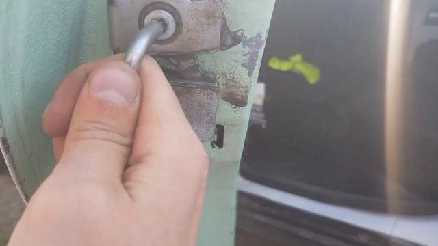 Заклинила дверь LADA PRIORA.(ЧТО и КАК с этим бороться ?)