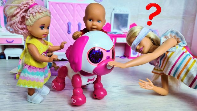 НЯНЯ КЛАВА В ШОКЕ! ПОДАРИЛИ СОБАКУ РОБОТА? Катя и Макс веселая семейка Смешные куклы БАРБИ Даринелк