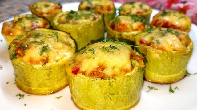 Это очень вкусно! Фаршированные кабачки запеченные в духовке. Простой и полезный рецепт.