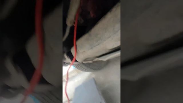 Как открыть Киа Спортейдж 2 если сел аккумулятор?!