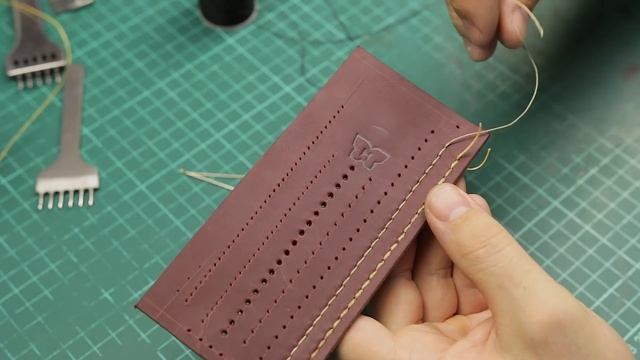 Как сделать ровный шов на коже Шов с узлом Шов елочкой с обеих сторон Шов с разными пробойниками