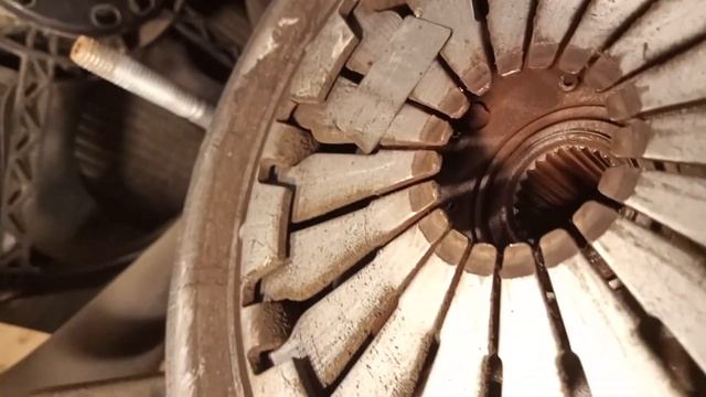 Замена сцепления на Renault Logan 2 (K4M, КП JH3 542). Clutch replace.
