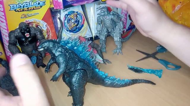ОБЗОР НА ФИГУРКУ ГОДЗИЛЛЫ ПО ФИЛЬМУ ГОДЗИЛЛА ПРОТИВ КОНГА" + Сравнение двух разных годзилл,"