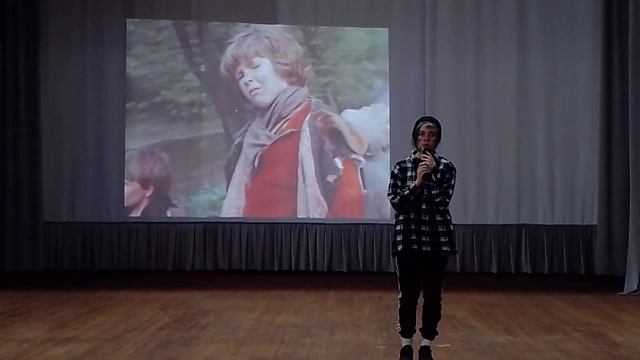 "У курского вокзала cтою я молодой" - (музыка)Станислав Пожлаков автор слов (текста)Булат Окуджава