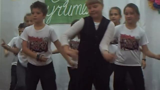 Учитель, управляй мечтой! Танец на день учителя.