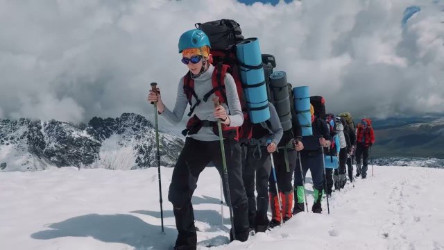 Восхождение на Эльбрус с профессионалами 2024