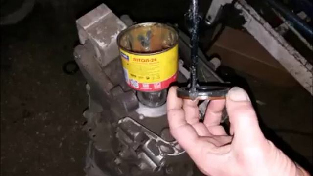 Mercedes Vito 111 W(639). Замена сальника хвостовика механической коробки передач.