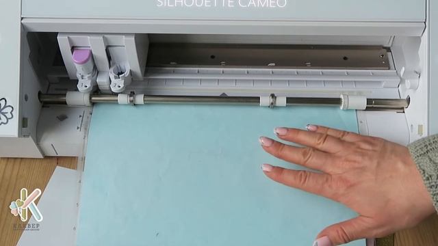 Резка материала без коврика на плоттере Silhouette Cameo 4. Загружаем материал в плоттер правильно.