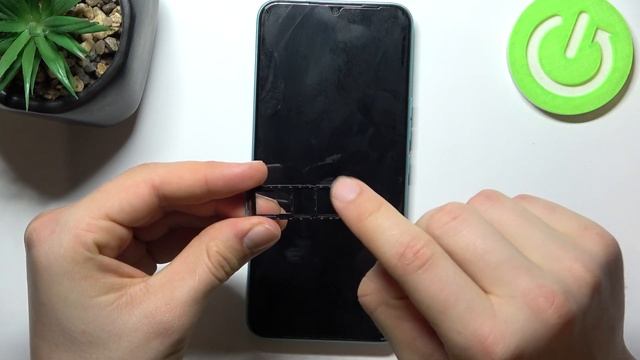 TECNO SPARK GO 2022 | Как вставить сим карту и карту памяти в TECNO SPARK GO 2022