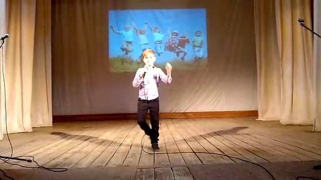 Сержантов Илья исполняет песню "Детство"