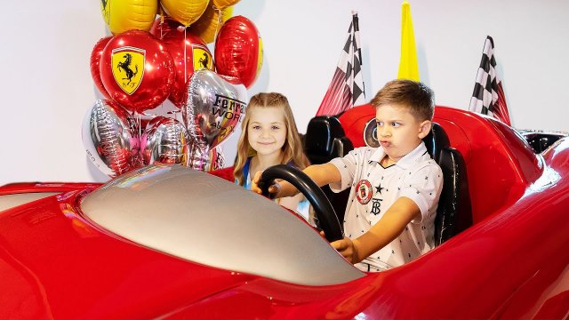Диана и Рома в тематическом парке Ferrari World в Абу-Даби [Видео для детей]