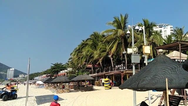 Китай, о. Хайнань, бухта Дадунхай: погода, пляж, море в декабре.