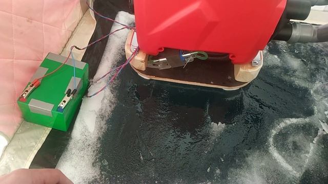 Автономный отопитель в зимней палатке.