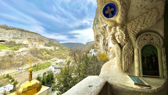 Древний город ЧУФУТ-КАЛЕ в Крыму-Я ОБАЛДЕЛ!Успенский монастырь и Караимское кладбище!Бахчисарай 2023