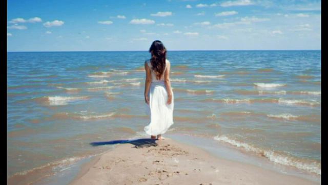 Я готов целовать песок, по которому ты ходила...