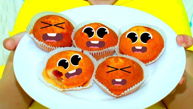 Рома нашел милые кексики дома Cutefood in the house Для детей kids children