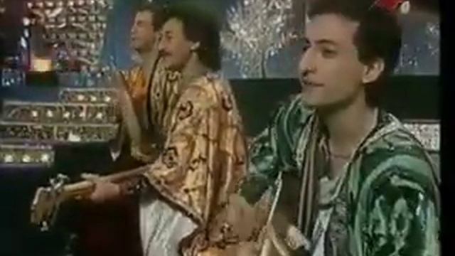 На востоке.Ялла.Самая добрая песня!!!Узбекистан