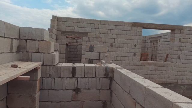 СТРОЮ ДОМ ИЗ ПЕПЛОБЛОКА . ПРОЕКТ ДЕЛАЛ САМ #дом #пеплоблок #работа #горы #дагестан #строительство