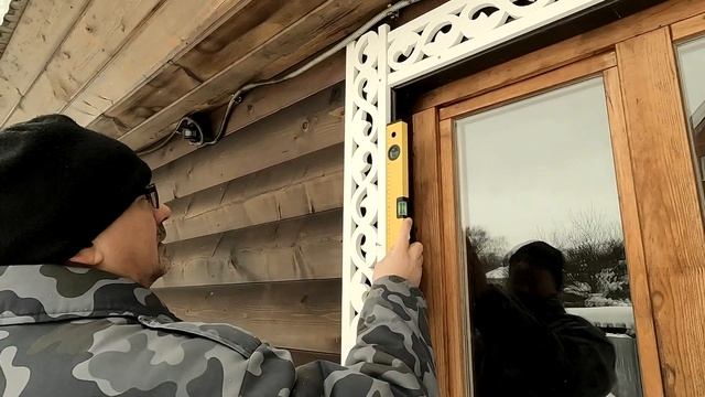 Новые наличники на окна в бане
