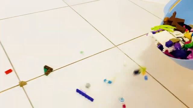 Полина играет и сборник весёлых историй