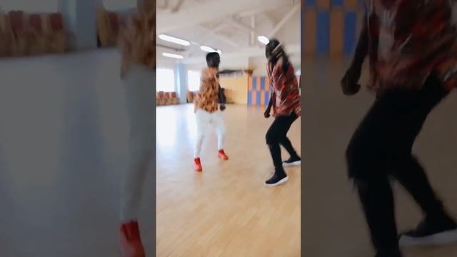 Танцы видео