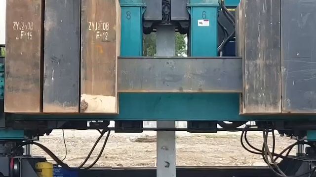 Сваевдавливающая установка SUNWARD ZYJ260В в работе