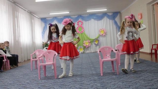 Танец Модниц (старшая группа)