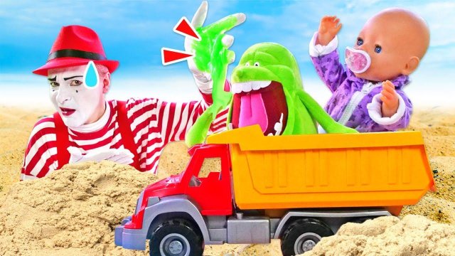 Видео игрушки - Пупсик БЕБИ БОН и ЛИЗУН на детской площадке! - Весёлые игры с куклами для девочек