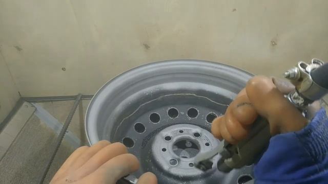 Пескоструй купершлак против песка, в бытовой пескоструйной камере.