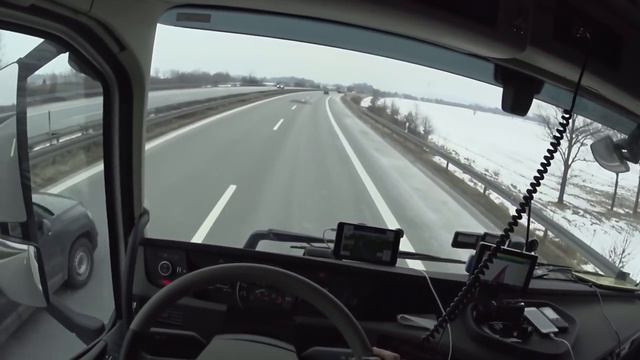 О чём в Германии дальнобойщики говорят по рации. Респект и уважуха, Вася...!!!