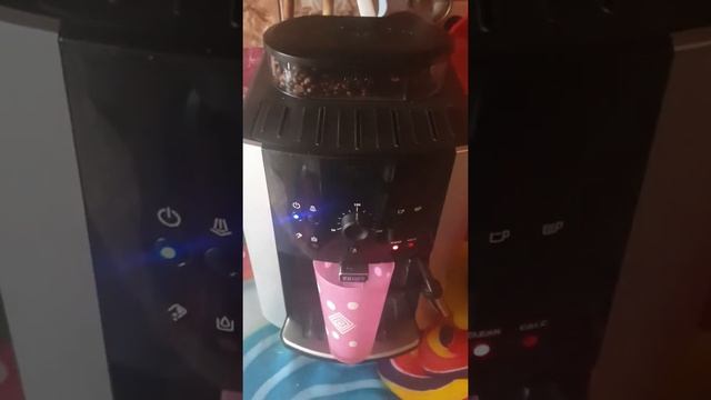 Krups Arabica EA811810 Мигает clean. действия