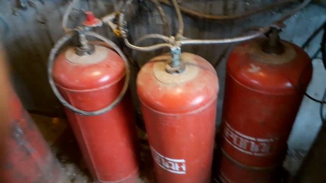 Отапливаю дом 12 лет от связки баллонов с пропан бутаном Два варианта на выбор . Минигазгольдер