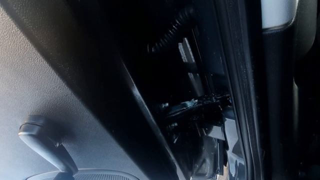 Устранение скрипа ограничителя двери калина, приора, гранта.