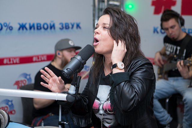 Наташа Королева – Сиреневый рай (#LIVE Авторадио)
