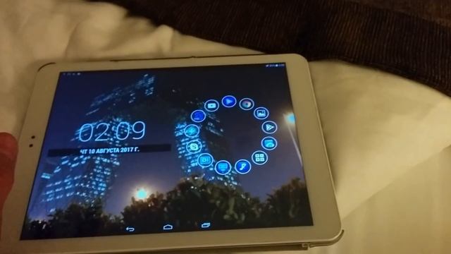 Обалдеть как круто! Мини проектор в путешествии - реальный опыт использования!