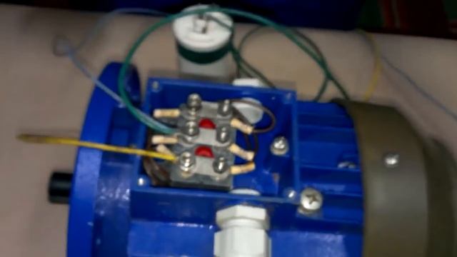Как быстро и просто подключить трехфазный двигатель в однофазную сеть  DuMA8819