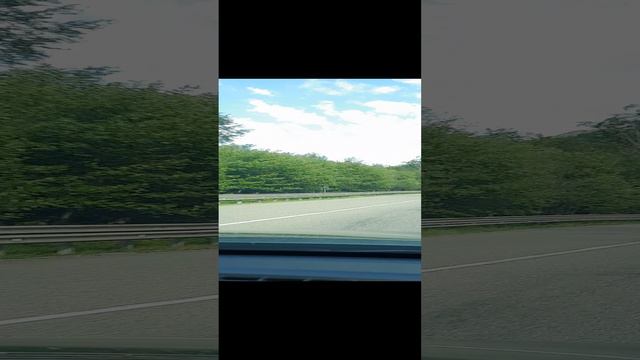 Счастье живет рядом с нами