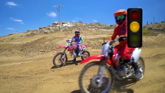 Автомойка - Блиппи на Русском - Изучай этот Мир вместе с Блиппи - Blippi