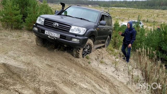Toyota Land Cruiser 100 offroad