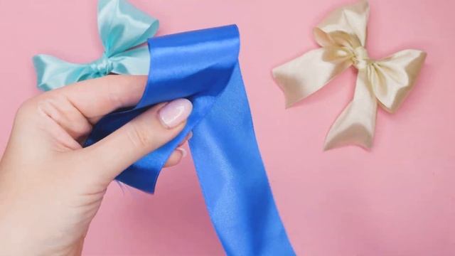 Как сделать БАНТИК из ЛЕНТЫ быстро НА ДВУХ ПАЛЬЦАХ