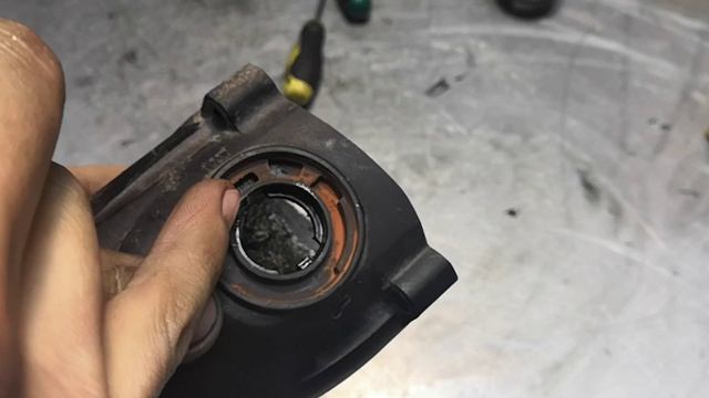 Перфоратор DeWalt D25134 (деволт d25134) нет удара, как снять переключатель режимов