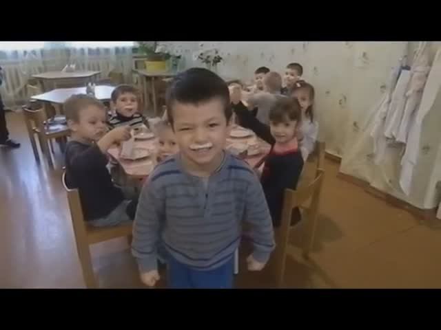 Ужин в детском саду Кефирные усы