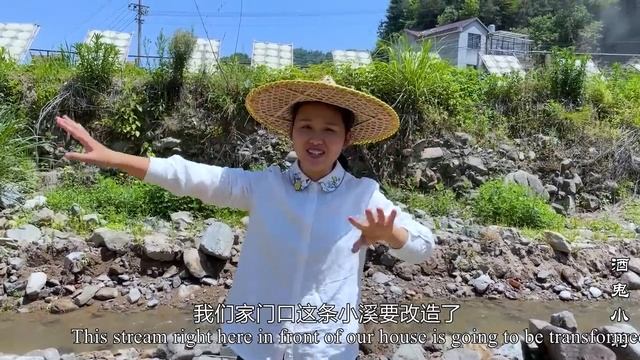 一可第一次抓鱼，玩得全身是泥水，看得又气又好笑