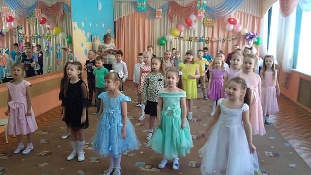 Песня о маме. Солнышко проснётся, мама улыбнётся.