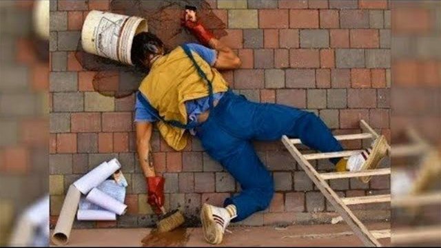 Криворукие Работники или Люди, у Которых Был Плохой День