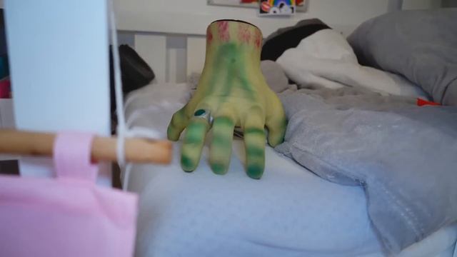 Уэнздей и Энид не Поделили Комнату!