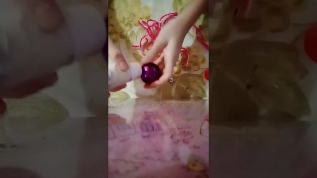 Делаем пушистый шарик на новый год!